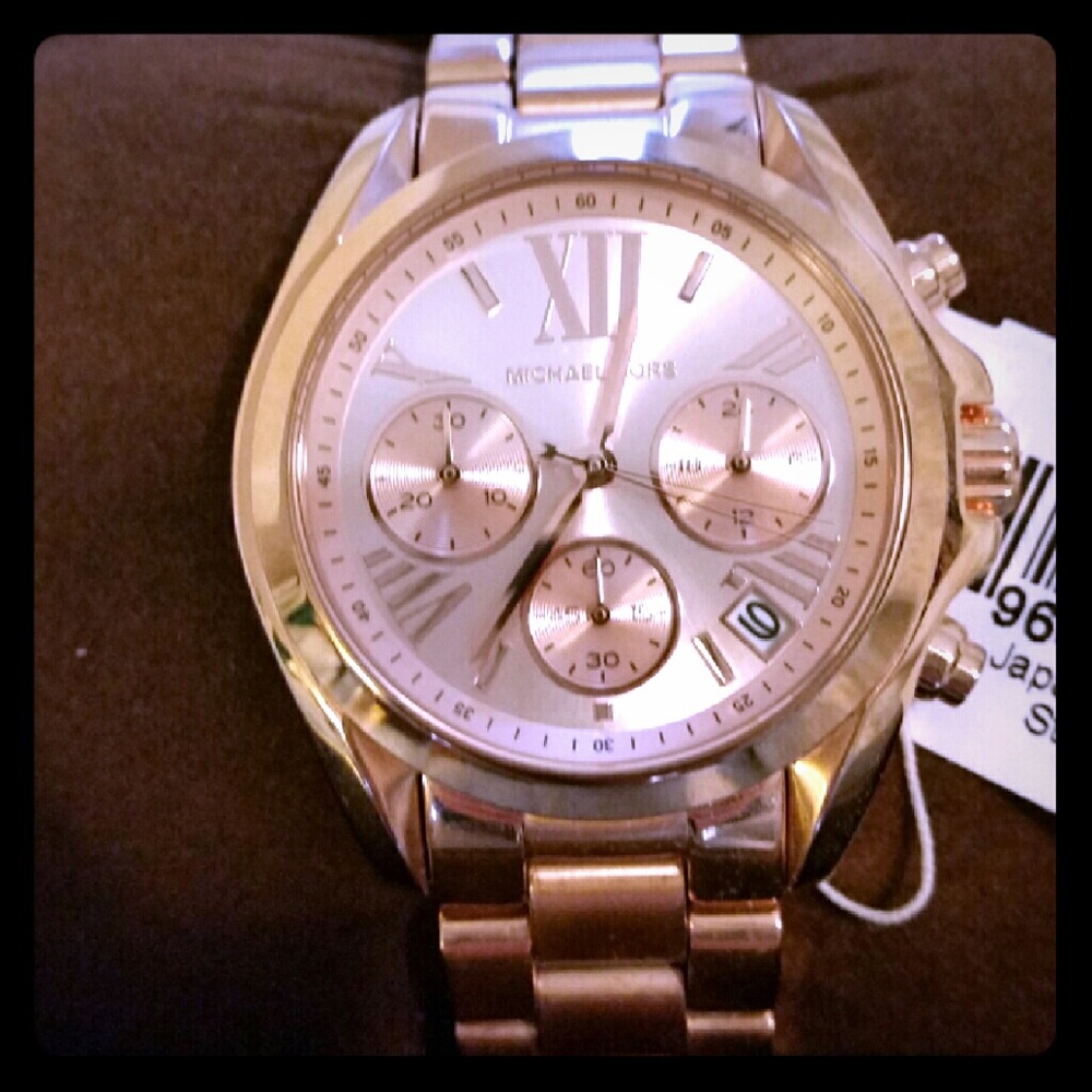Michael Kors BRADSHAW MK5799 Rose-Gold Tone Watch
